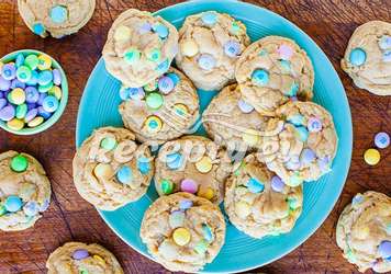 Velikonoční cookies s bonbóny M&M